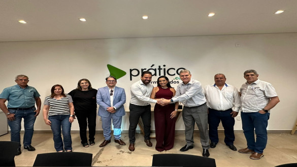 TEODORO J&Uacute;NIOR E DYANNY FERREIRA - GRUPO PR&Aacute;TICO SUPERMERCADOS E PIZZARIA S&Atilde;O ELEITOS EMPRES&Aacute;RIOS DO ANO 2024