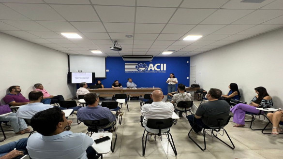 UEMG ITUIUTABA FORTALECE LA&Ccedil;OS COM A COMUNIDADE EMPRESARIAL EM REUNI&Atilde;O NA ACII